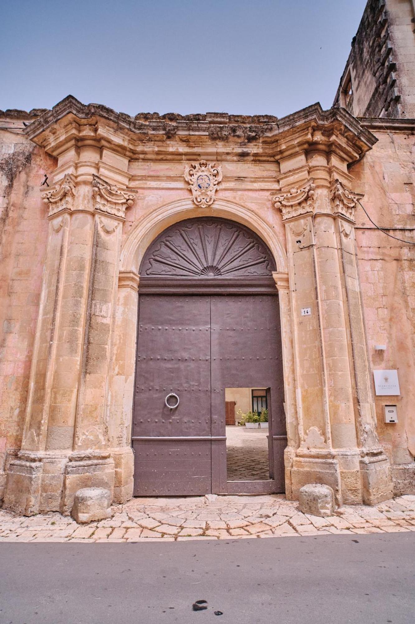 Palazzo Scarciglia Hotell Minervino di Lecce Exteriör bild